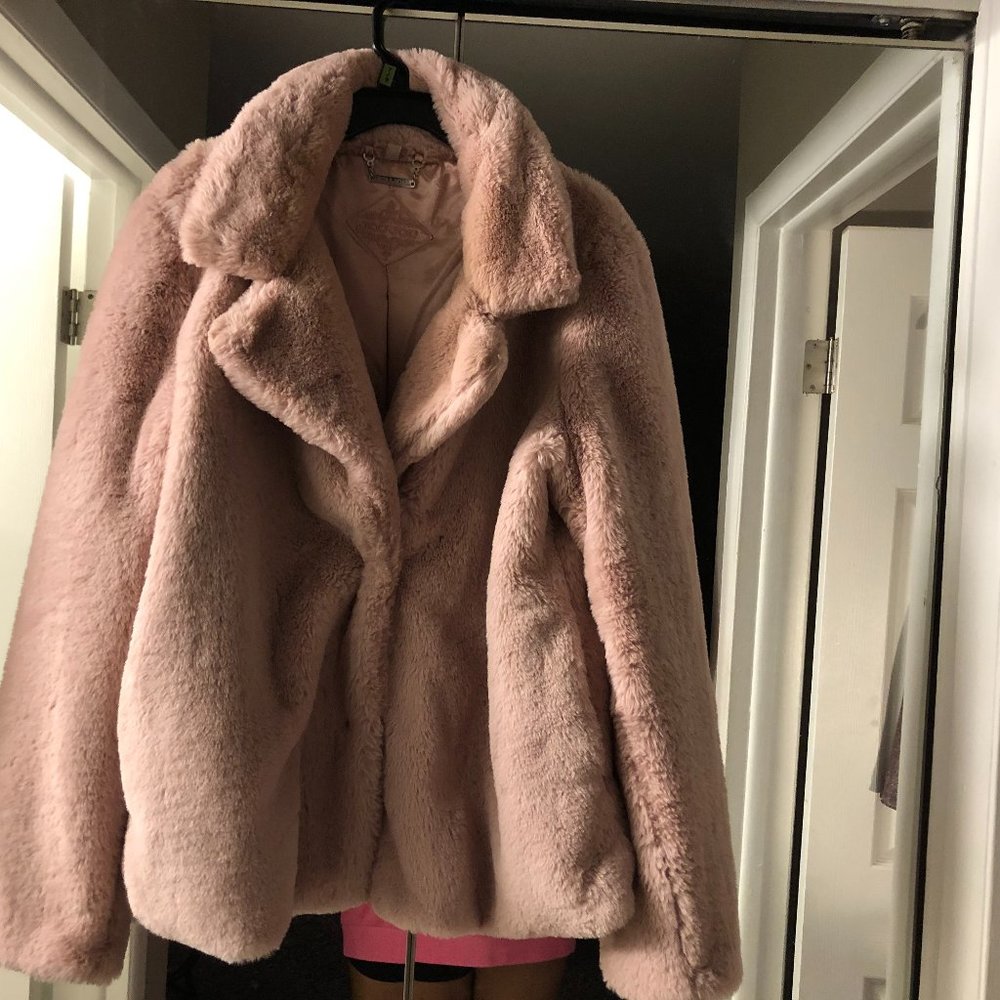 Gorgeous Women's  Light Pink Faux Fur Coat